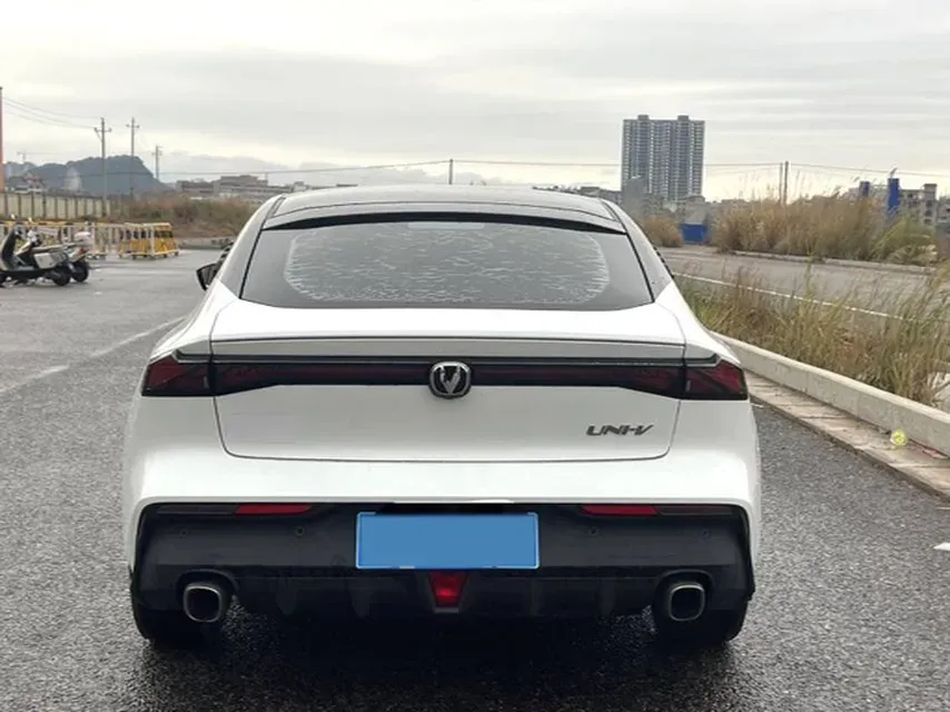2022 ChangAn UNI-V 1.5T 188HP L4 7DCT,autocango,china used car exporter,china ev exporter,chinese used car exporter,chinese used ev exporter