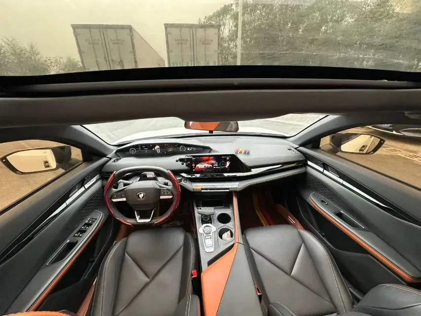 2022 ChangAn UNI-V 1.5T 188HP L4 7DCT,autocango,china used car exporter,china ev exporter,chinese used car exporter,chinese used ev exporter