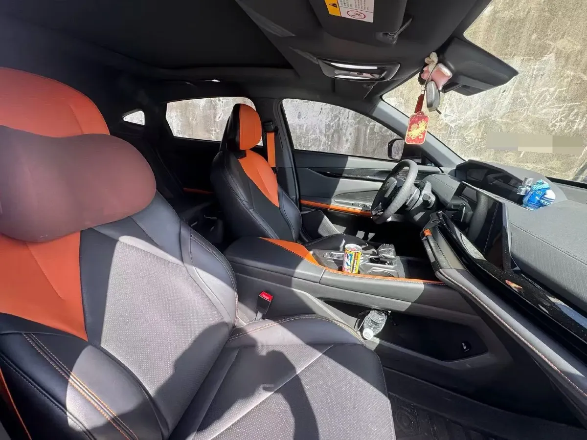 2022 ChangAn UNI-V 1.5T 188HP L4 7DCT,autocango,china used car exporter,china ev exporter,chinese used car exporter,chinese used ev exporter