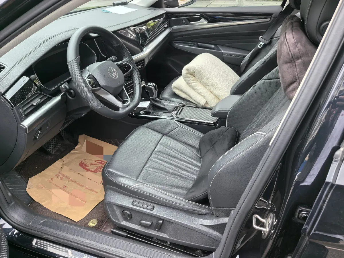 2024 Volkswagen Passat 2.0T 220HP L4 7DCT,autocango,china used car exporter,china ev exporter,chinese used car exporter,chinese used ev exporter