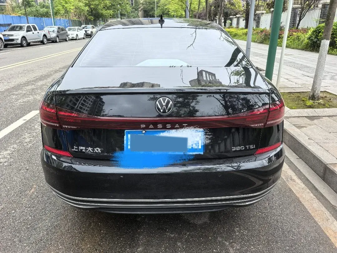 2024 Volkswagen Passat 2.0T 220HP L4 7DCT,autocango,china used car exporter,china ev exporter,chinese used car exporter,chinese used ev exporter