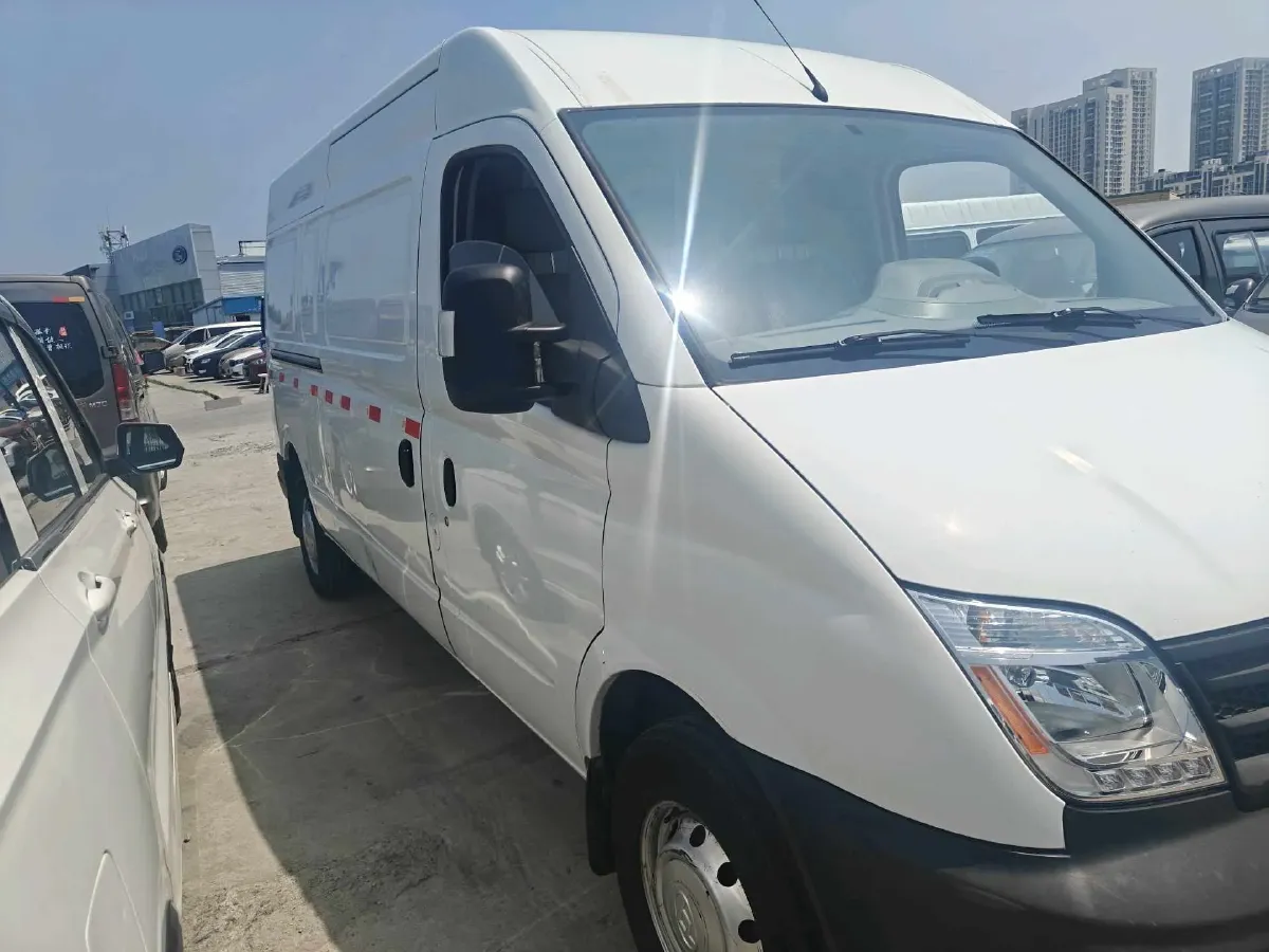 2020 MAXUS XinTu V80 2.5T 136HP L4 6MT,autocango,china used car exporter,china ev exporter,chinese used car exporter,chinese used ev exporter