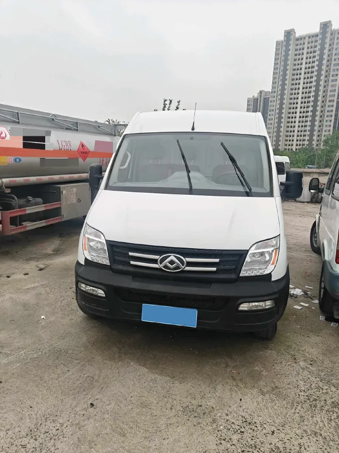 2020 MAXUS XinTu V80 2.5T 136HP L4 6MT,autocango,china used car exporter,china ev exporter,chinese used car exporter,chinese used ev exporter
