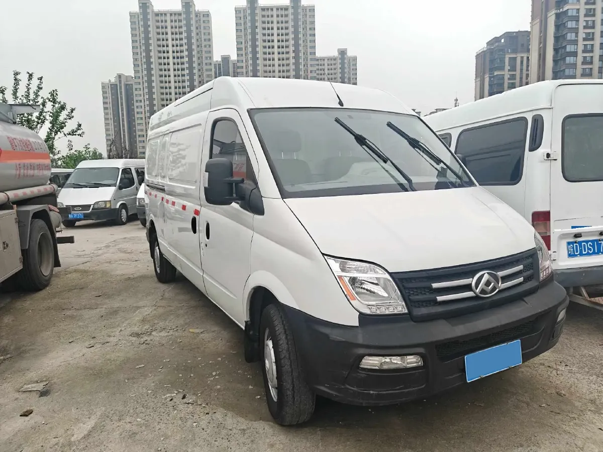 2020 MAXUS XinTu V80 2.5T 136HP L4 6MT,autocango,china used car exporter,china ev exporter,chinese used car exporter,chinese used ev exporter