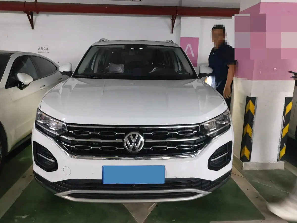 2019 Jeep Cherokee 2.0T 234HP L4 9AT,autocango,china used car exporter,china ev exporter,chinese used car exporter,chinese used ev exporter