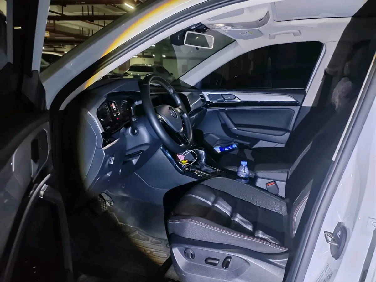 2019 Jeep Cherokee 2.0T 234HP L4 9AT,autocango,china used car exporter,china ev exporter,chinese used car exporter,chinese used ev exporter