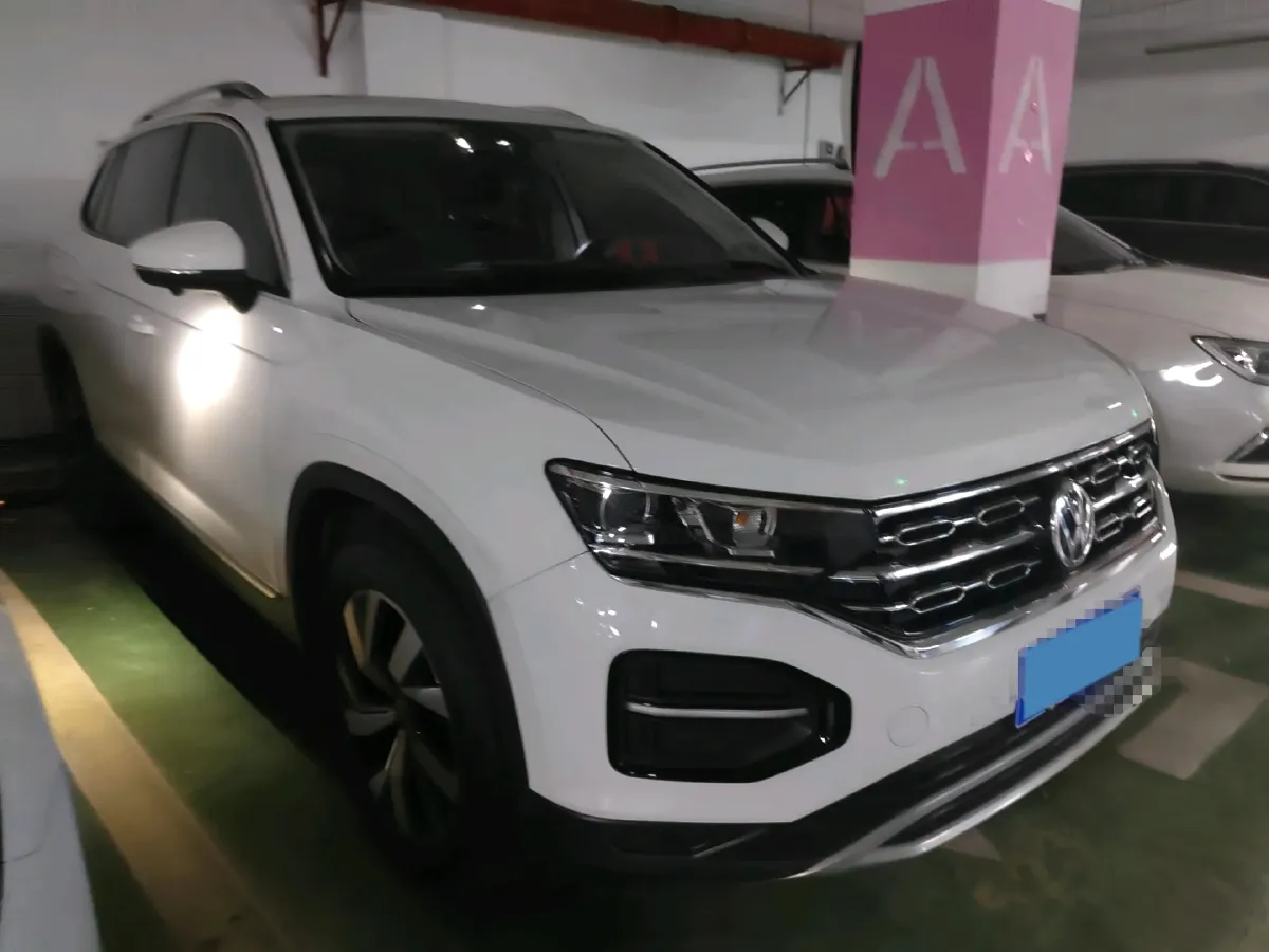 2019 Jeep Cherokee 2.0T 234HP L4 9AT,autocango,china used car exporter,china ev exporter,chinese used car exporter,chinese used ev exporter