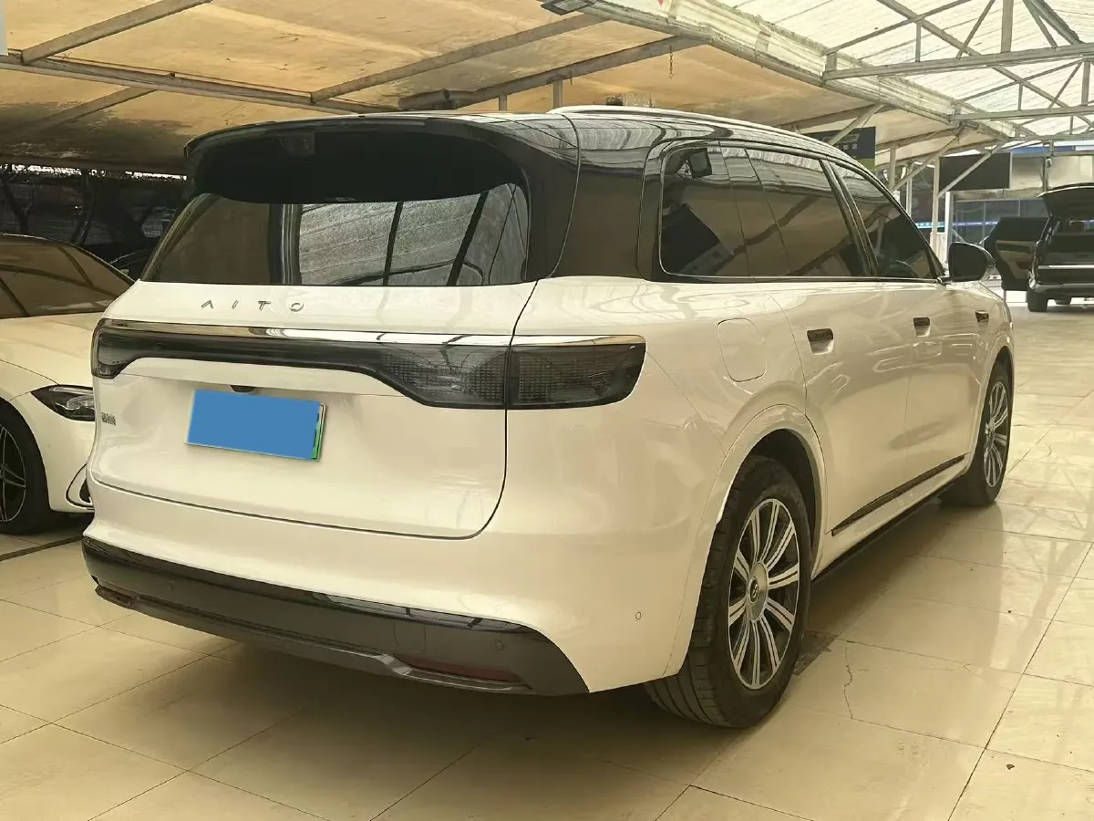 2025 AITO AITO M8 REEV 160HP REEV 53.4KWH,autocango,china used car exporter,china ev exporter,chinese used car exporter,chinese used ev exporter