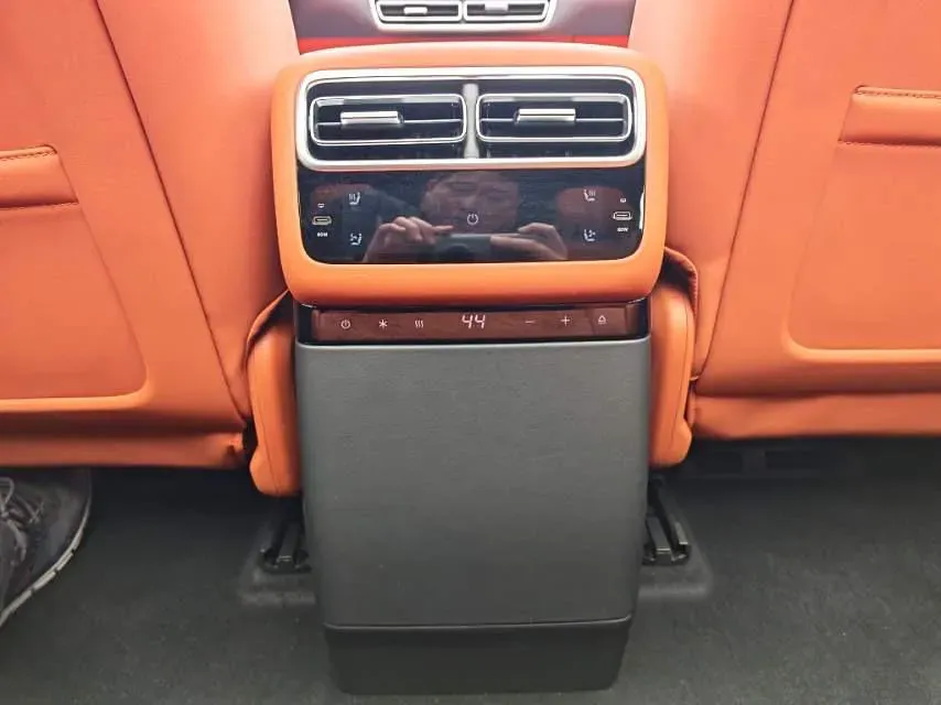 2024 Li L6 Range Extended 154HP L4 REEV 36.8KWH,autocango,china used car exporter,china ev exporter,chinese used car exporter,chinese used ev exporter