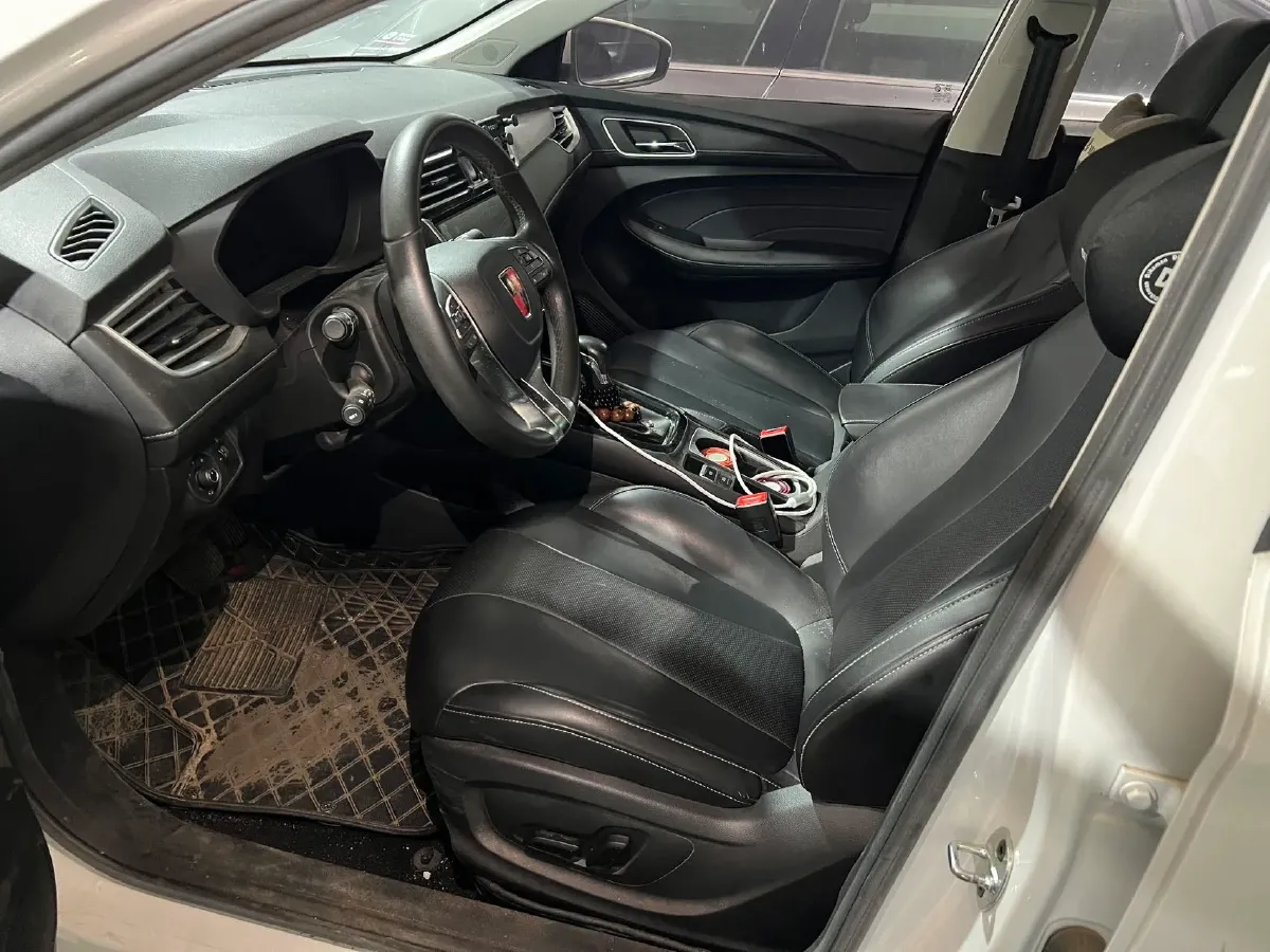 2019 Roewe i5 1.5T 169HP L4 7DCT,autocango,china used car exporter,china ev exporter,chinese used car exporter,chinese used ev exporter