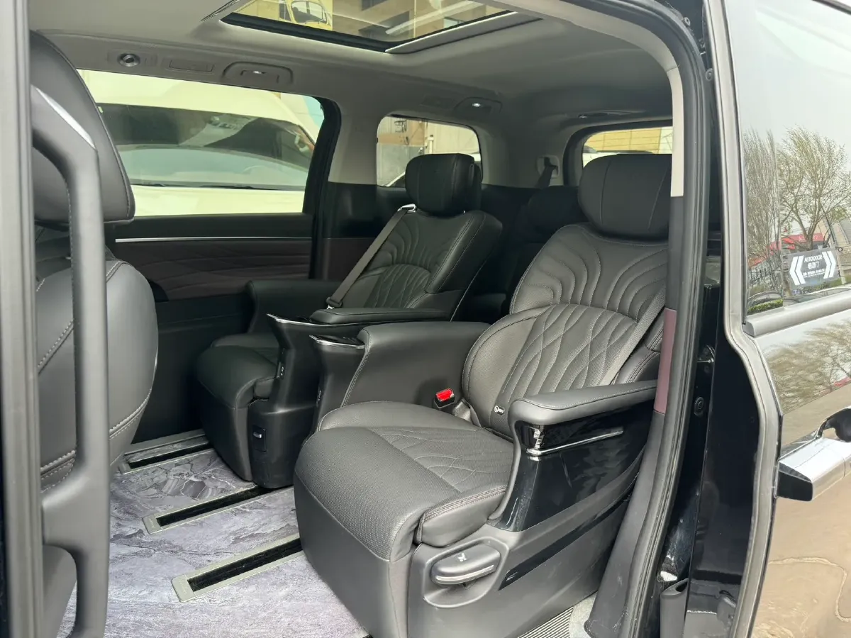 2023 GAC Trumpchi M8 2.0T 252HP L4 8AT,autocango,china used car exporter,china ev exporter,chinese used car exporter,chinese used ev exporter