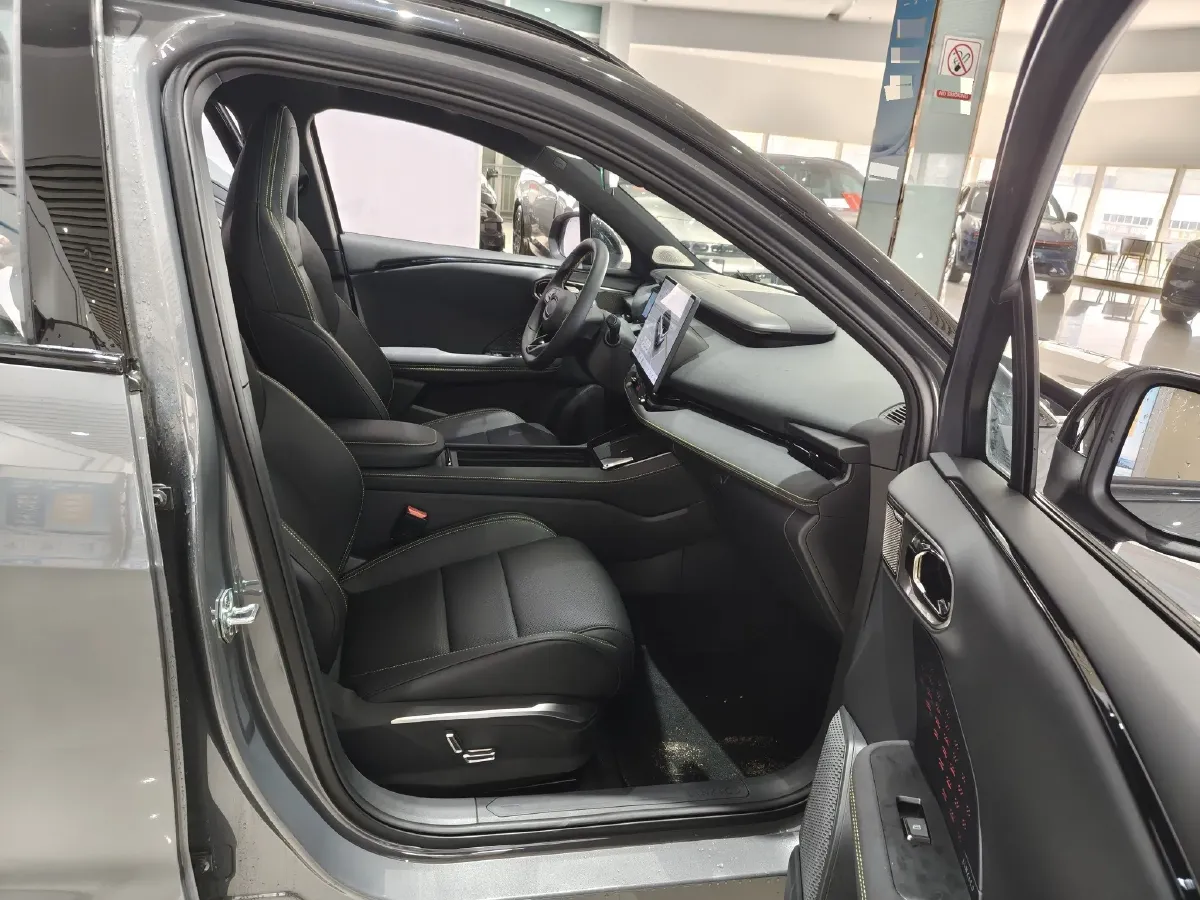 2026 LYNK&CO 06 1.5T 181HP L4 7DCT,autocango,china used car exporter,china ev exporter,chinese used car exporter,chinese used ev exporter