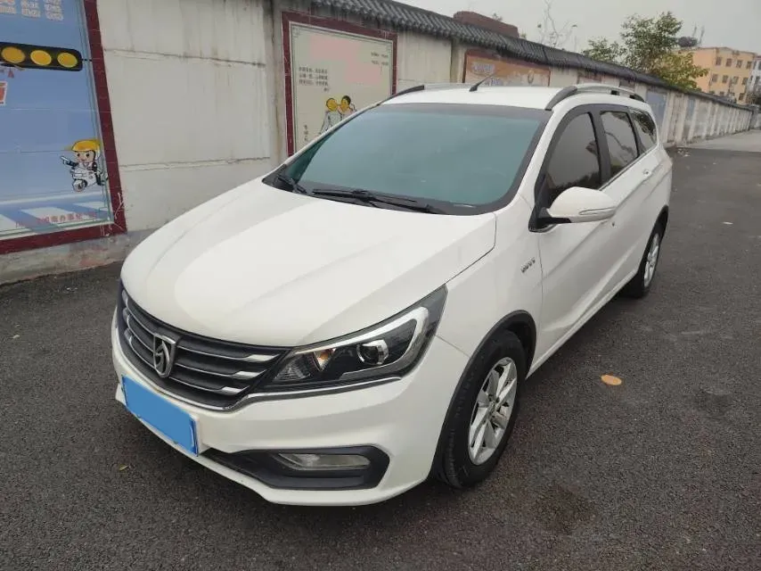 2017 BaoJun 310W 1.5L 112HP L4 6MT,autocango,china used car exporter,china ev exporter,chinese used car exporter,chinese used ev exporter