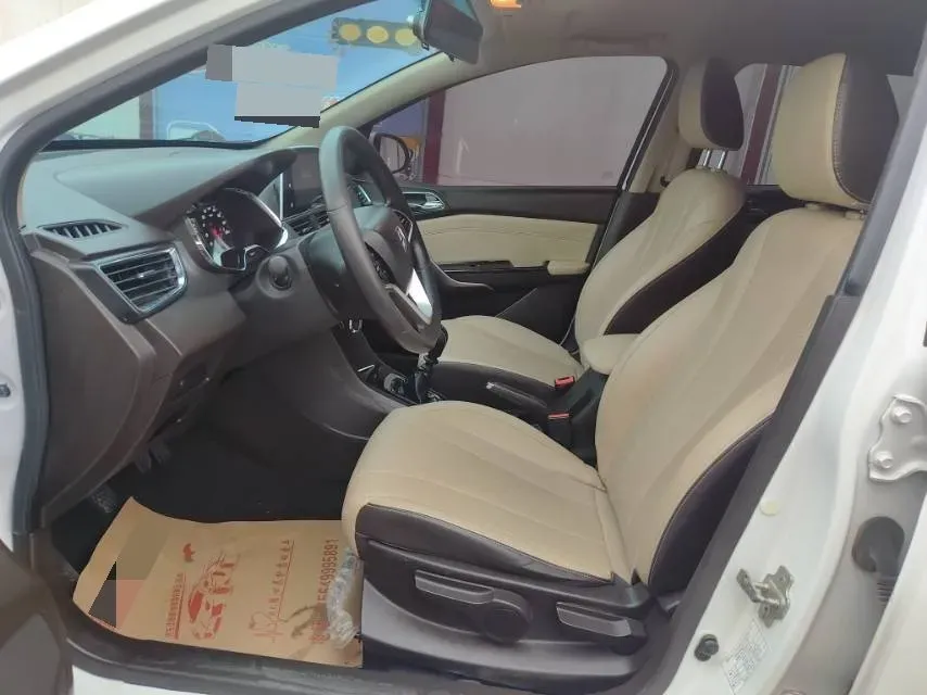 2017 BaoJun 310W 1.5L 112HP L4 6MT,autocango,china used car exporter,china ev exporter,chinese used car exporter,chinese used ev exporter