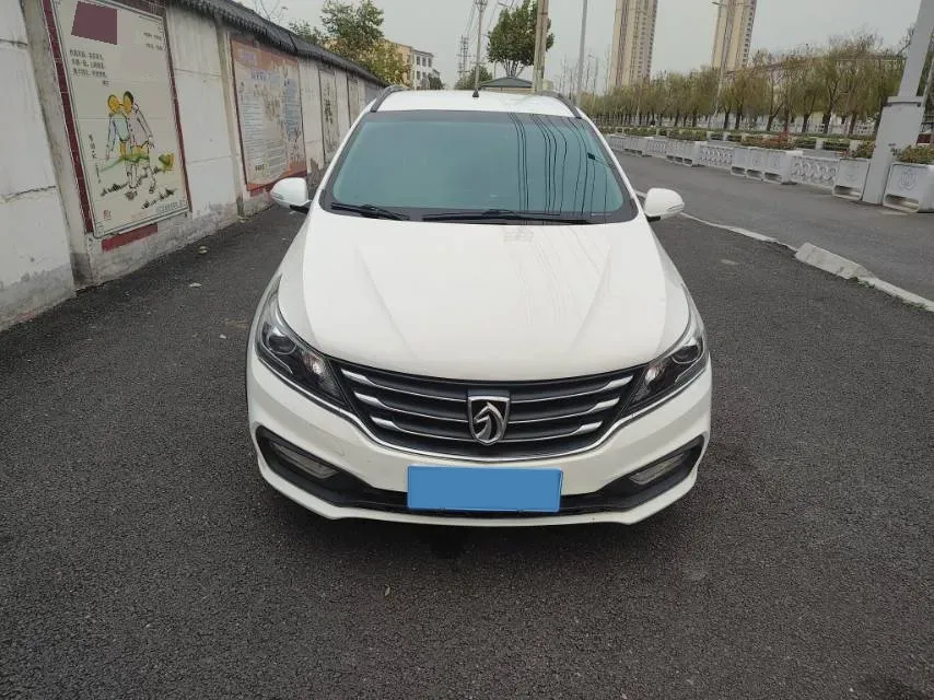 2017 BaoJun 310W 1.5L 112HP L4 6MT,autocango,china used car exporter,china ev exporter,chinese used car exporter,chinese used ev exporter