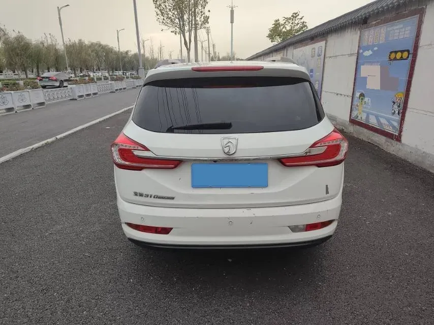2017 BaoJun 310W 1.5L 112HP L4 6MT,autocango,china used car exporter,china ev exporter,chinese used car exporter,chinese used ev exporter