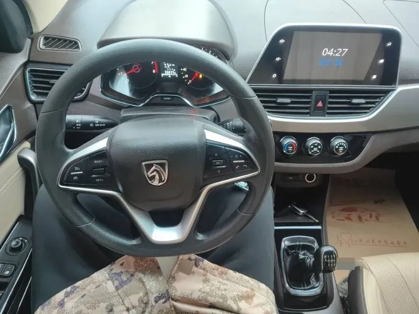 2017 BaoJun 310W 1.5L 112HP L4 6MT,autocango,china used car exporter,china ev exporter,chinese used car exporter,chinese used ev exporter