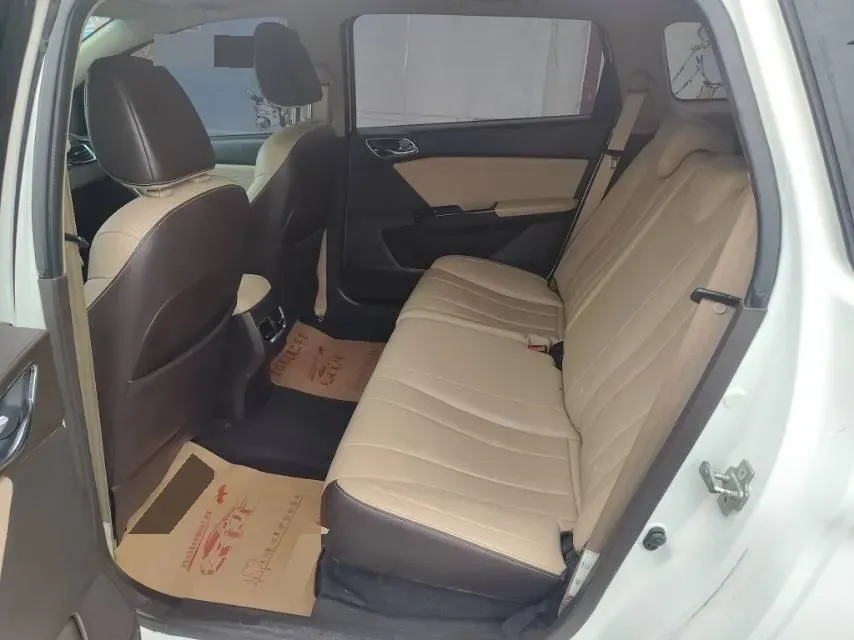 2017 BaoJun 310W 1.5L 112HP L4 6MT,autocango,china used car exporter,china ev exporter,chinese used car exporter,chinese used ev exporter