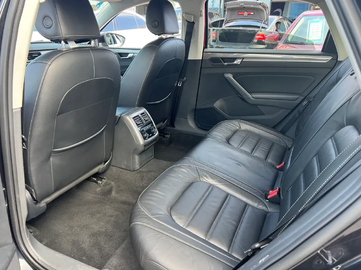 2017 Volkswagen Passat 1.8T 180HP L4 7DCT,autocango,china used car exporter,china ev exporter,chinese used car exporter,chinese used ev exporter