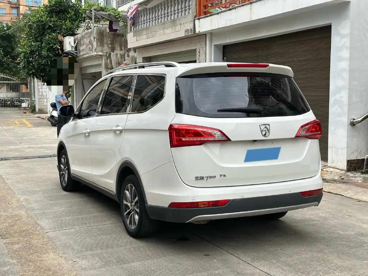 2017 BaoJun 730 1.5T 150HP L4 6MT,autocango,china used car exporter,china ev exporter,chinese used car exporter,chinese used ev exporter