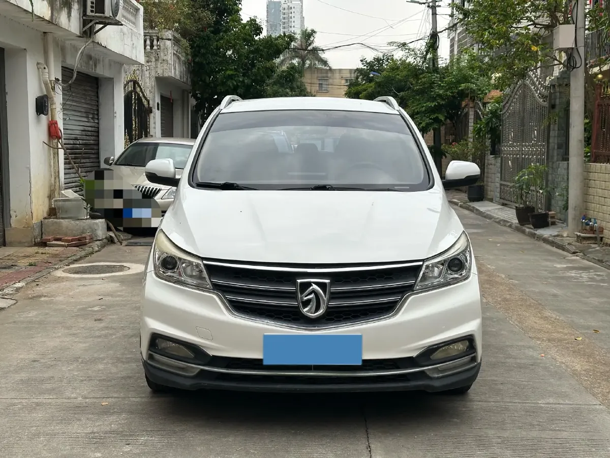 2017 BaoJun 730 1.5T 150HP L4 6MT,autocango,china used car exporter,china ev exporter,chinese used car exporter,chinese used ev exporter