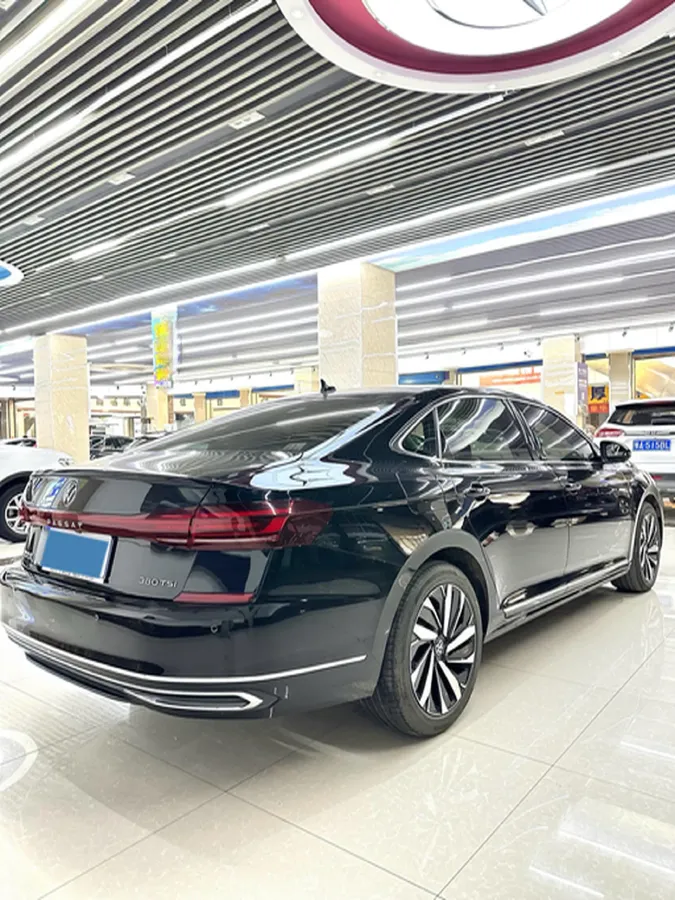 2024 Volkswagen Passat 2.0T 220HP L4 7DCT,autocango,china used car exporter,china ev exporter,chinese used car exporter,chinese used ev exporter