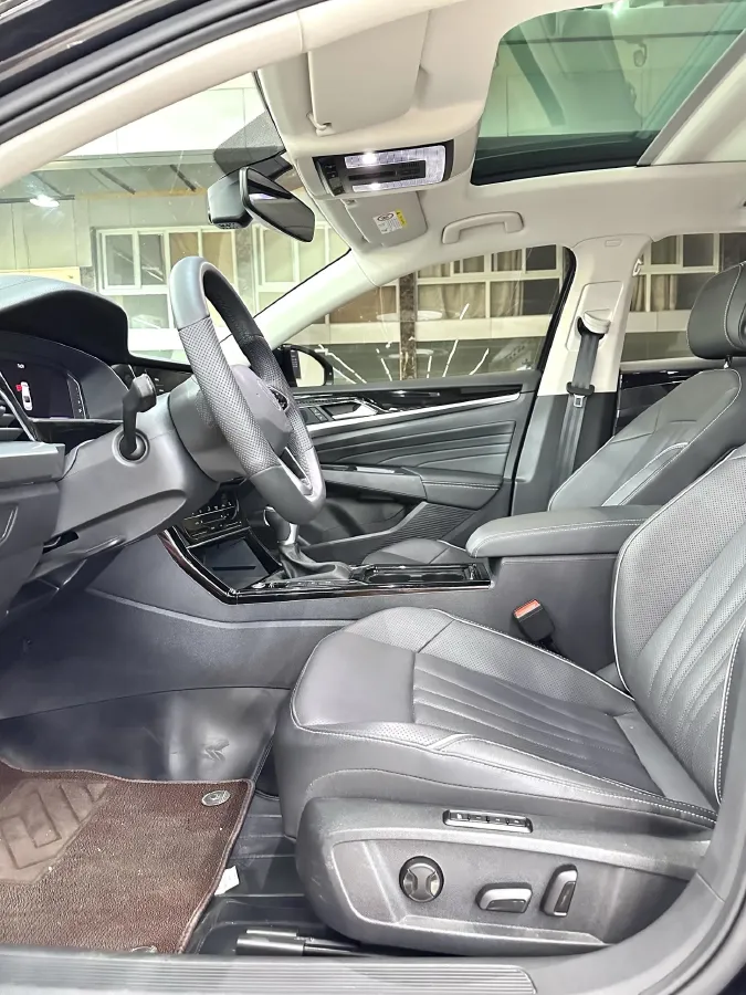 2024 Volkswagen Passat 2.0T 220HP L4 7DCT,autocango,china used car exporter,china ev exporter,chinese used car exporter,chinese used ev exporter