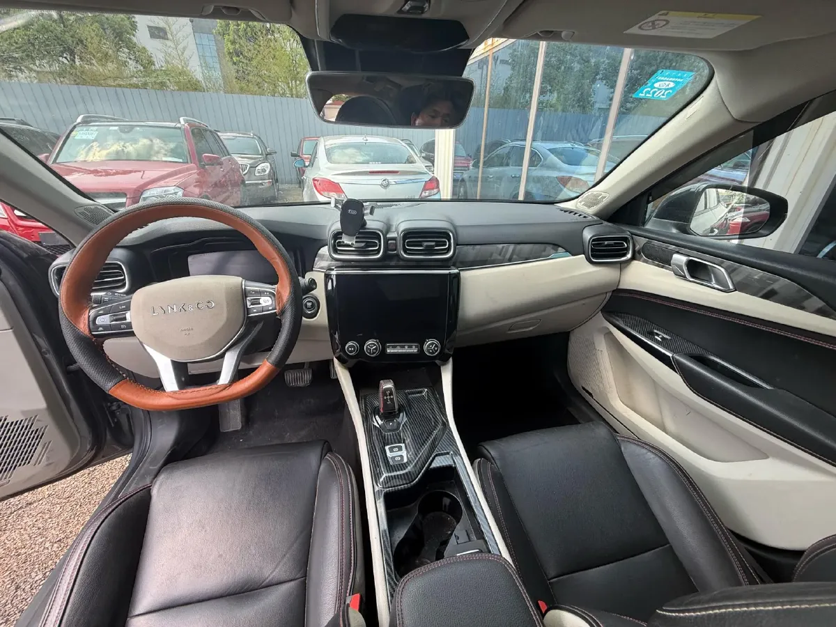 2018 Toyota C-HR 2.0L 171HP L4 CVT,autocango,china used car exporter,china ev exporter,chinese used car exporter,chinese used ev exporter