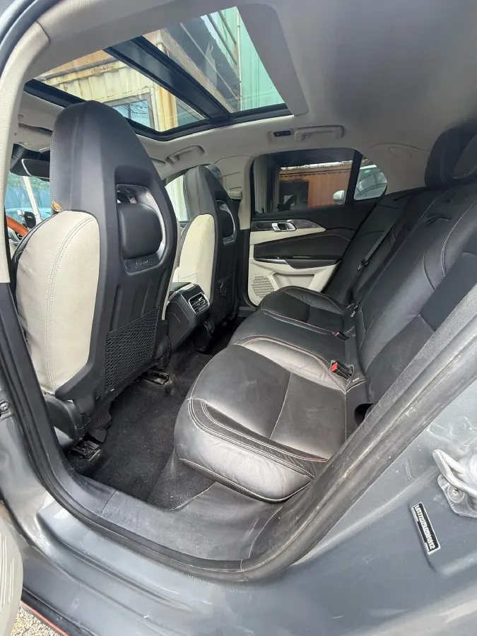 2018 Toyota C-HR 2.0L 171HP L4 CVT,autocango,china used car exporter,china ev exporter,chinese used car exporter,chinese used ev exporter