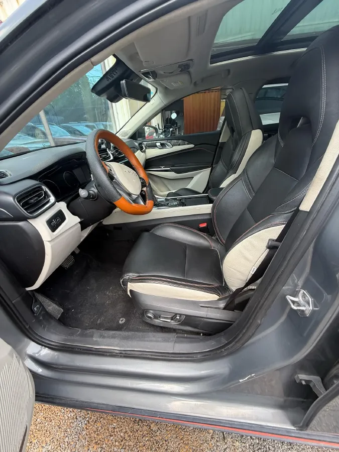 2018 Toyota C-HR 2.0L 171HP L4 CVT,autocango,china used car exporter,china ev exporter,chinese used car exporter,chinese used ev exporter