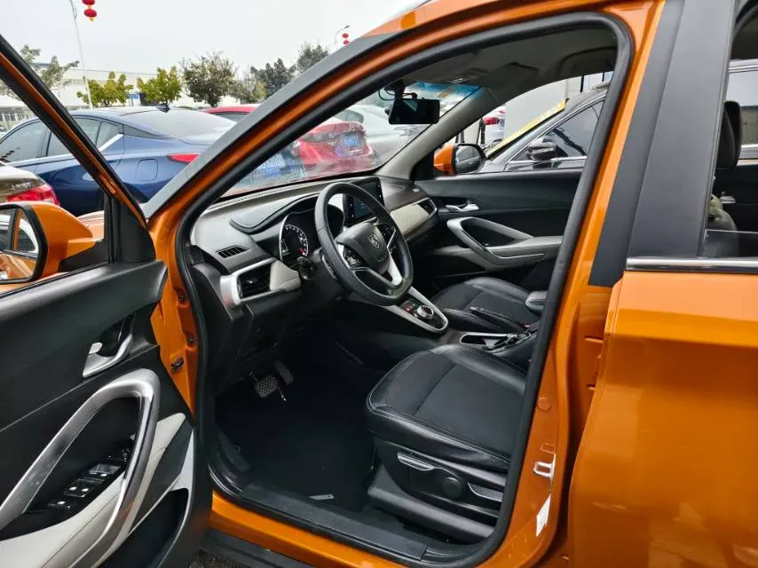 2017 BaoJun 310W 1.5L 105HP L4 6MT,autocango,china used car exporter,china ev exporter,chinese used car exporter,chinese used ev exporter