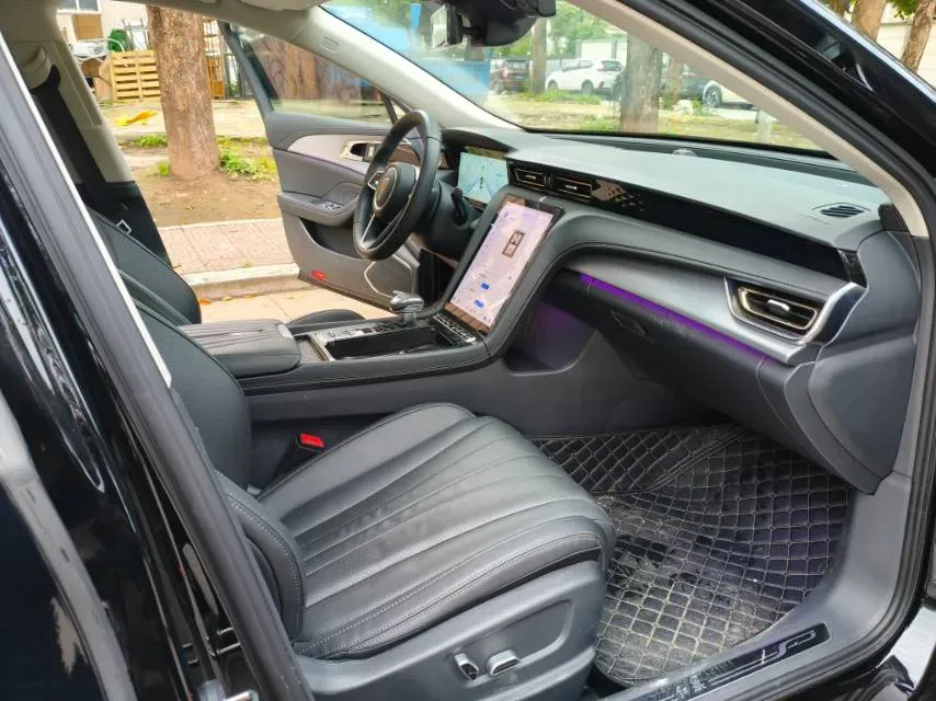 2023 HongQi H5 2.0T 224HP L4 8AT,autocango,china used car exporter,china ev exporter,chinese used car exporter,chinese used ev exporter