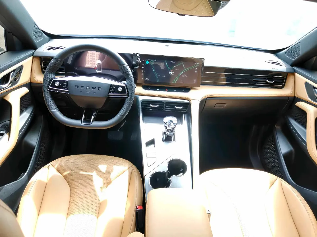 2023 Roewe RX5 1.5T 188HP L4 7DCT,autocango,china used car exporter,china ev exporter,chinese used car exporter,chinese used ev exporter