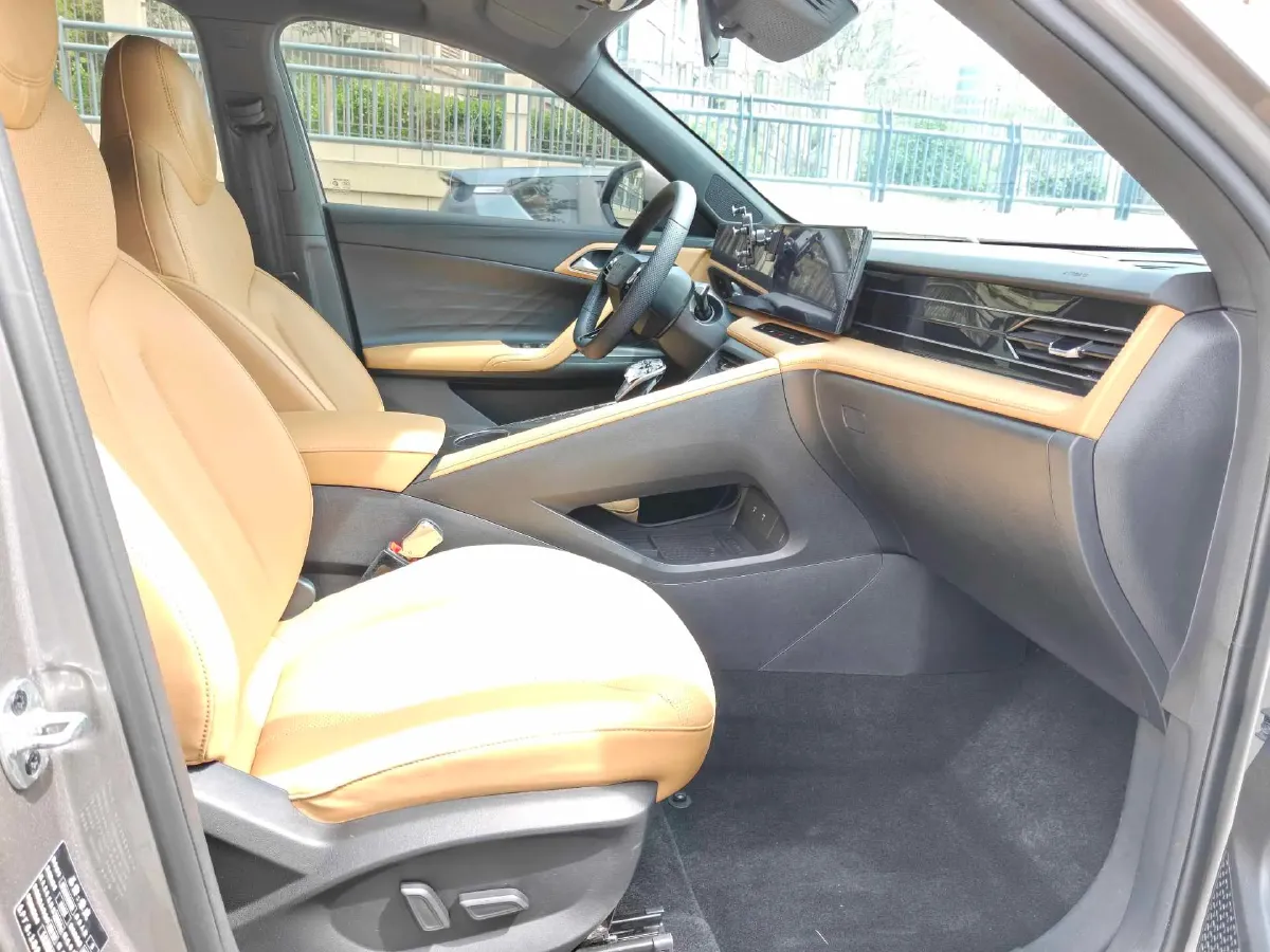 2023 Roewe RX5 1.5T 188HP L4 7DCT,autocango,china used car exporter,china ev exporter,chinese used car exporter,chinese used ev exporter