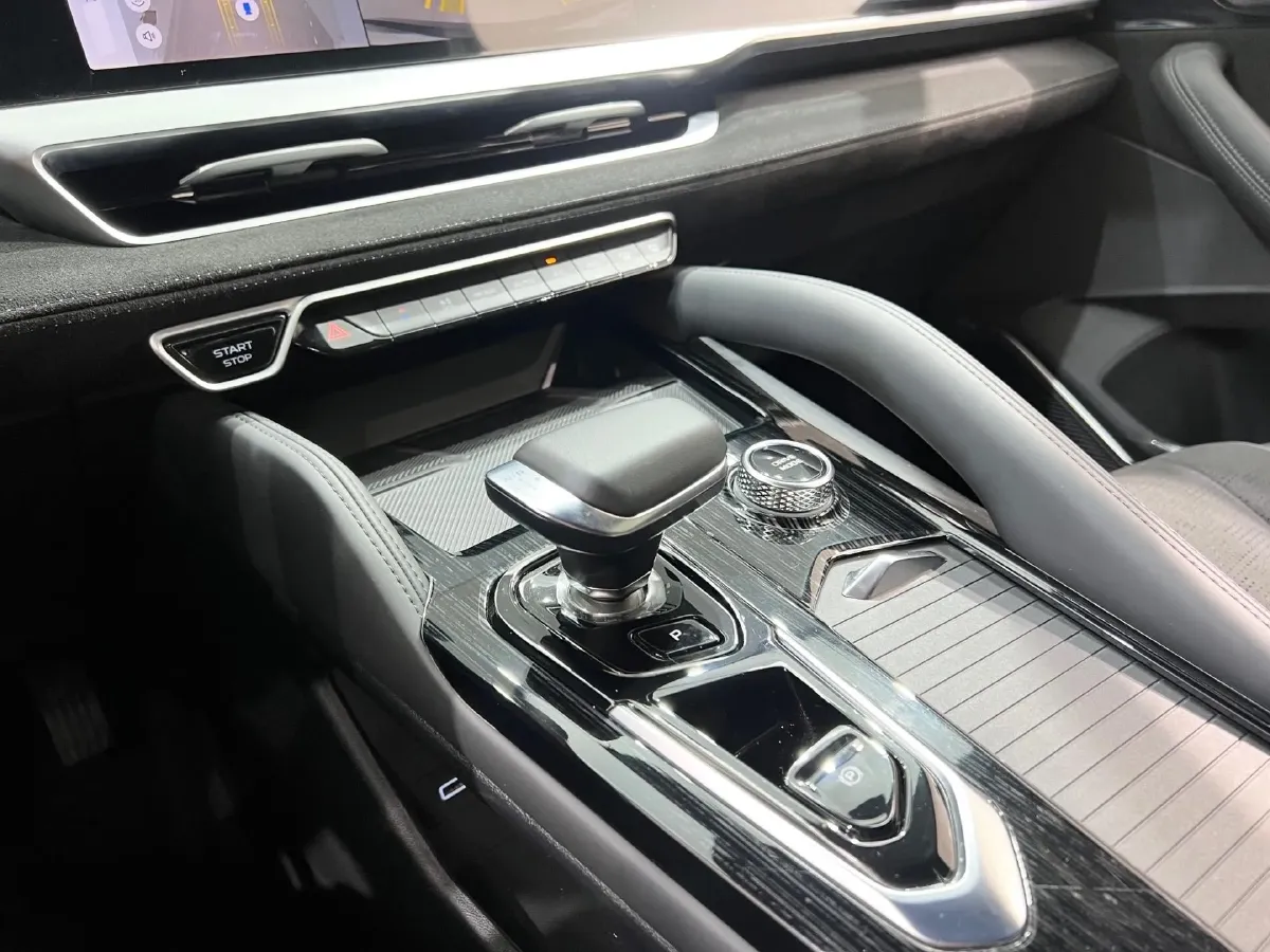 2024 Geely Monjaro 2.0T 238HP L4 8AT,autocango,china used car exporter,china ev exporter,chinese used car exporter,chinese used ev exporter