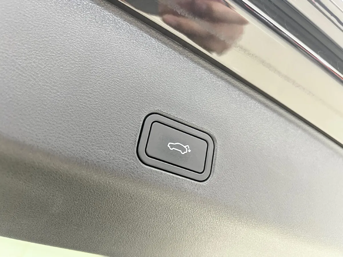 2024 Geely Monjaro 2.0T 238HP L4 8AT,autocango,china used car exporter,china ev exporter,chinese used car exporter,chinese used ev exporter