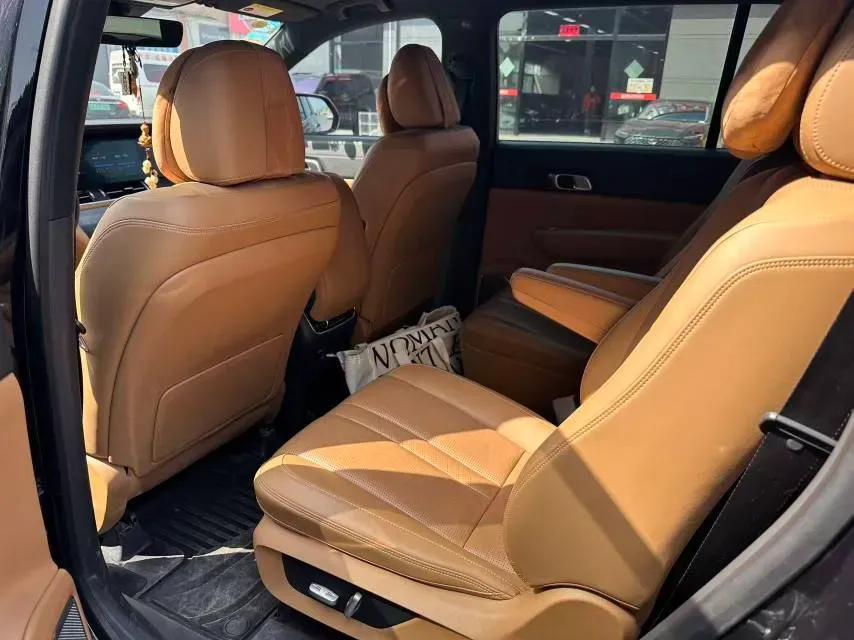 2020 Li ONE Range Extended 131HP REEV 40.5KWH,autocango,china used car exporter,china ev exporter,chinese used car exporter,chinese used ev exporter