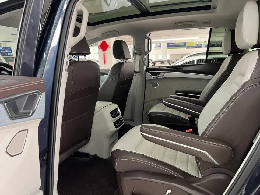 2022 Volkswagen Talagon 2.0T 186HP L4 7DCT,autocango,china used car exporter,china ev exporter,chinese used car exporter,chinese used ev exporter