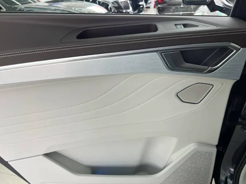 2022 Volkswagen Talagon 2.0T 186HP L4 7DCT,autocango,china used car exporter,china ev exporter,chinese used car exporter,chinese used ev exporter