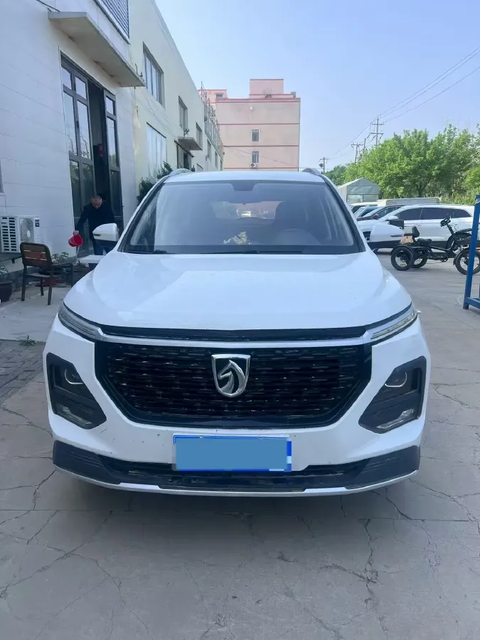 2020 BaoJun 530 1.5T 147HP L4 6MT,autocango,china used car exporter,china ev exporter,chinese used car exporter,chinese used ev exporter