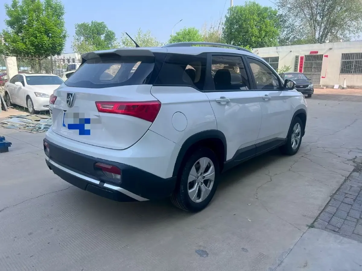 2020 BaoJun 530 1.5T 147HP L4 6MT,autocango,china used car exporter,china ev exporter,chinese used car exporter,chinese used ev exporter