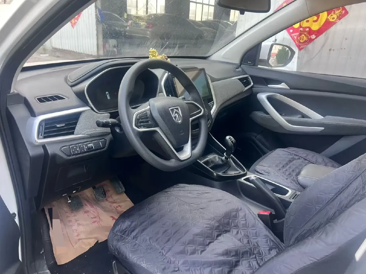 2020 BaoJun 530 1.5T 147HP L4 6MT,autocango,china used car exporter,china ev exporter,chinese used car exporter,chinese used ev exporter