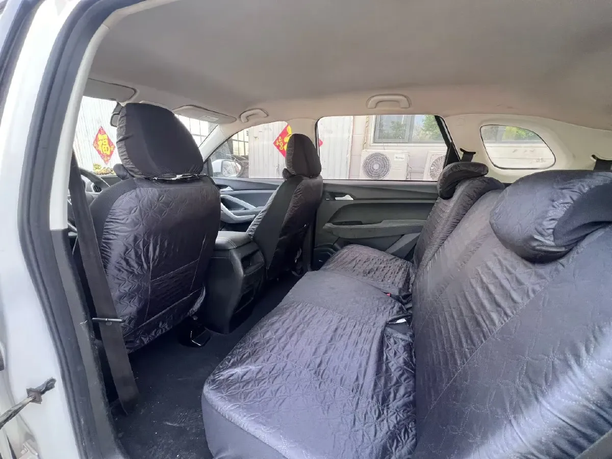 2020 BaoJun 530 1.5T 147HP L4 6MT,autocango,china used car exporter,china ev exporter,chinese used car exporter,chinese used ev exporter