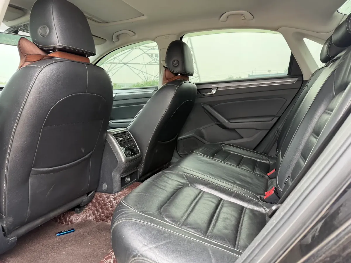 2017 Volkswagen Passat 1.8T 180HP L4 7DCT,autocango,china used car exporter,china ev exporter,chinese used car exporter,chinese used ev exporter