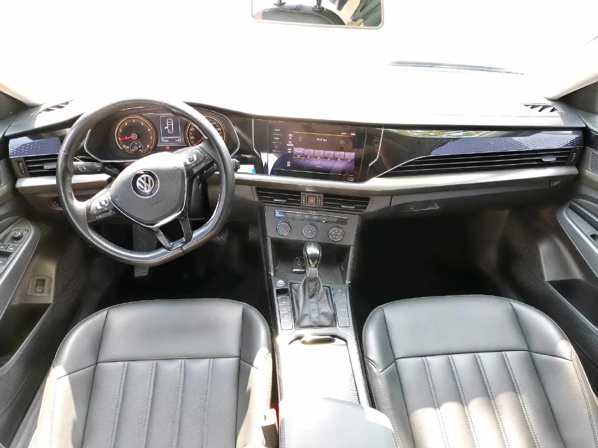 2019 Chevrolet Equinox 1.5T 180HP L4 6AT,autocango,china used car exporter,china ev exporter,chinese used car exporter,chinese used ev exporter