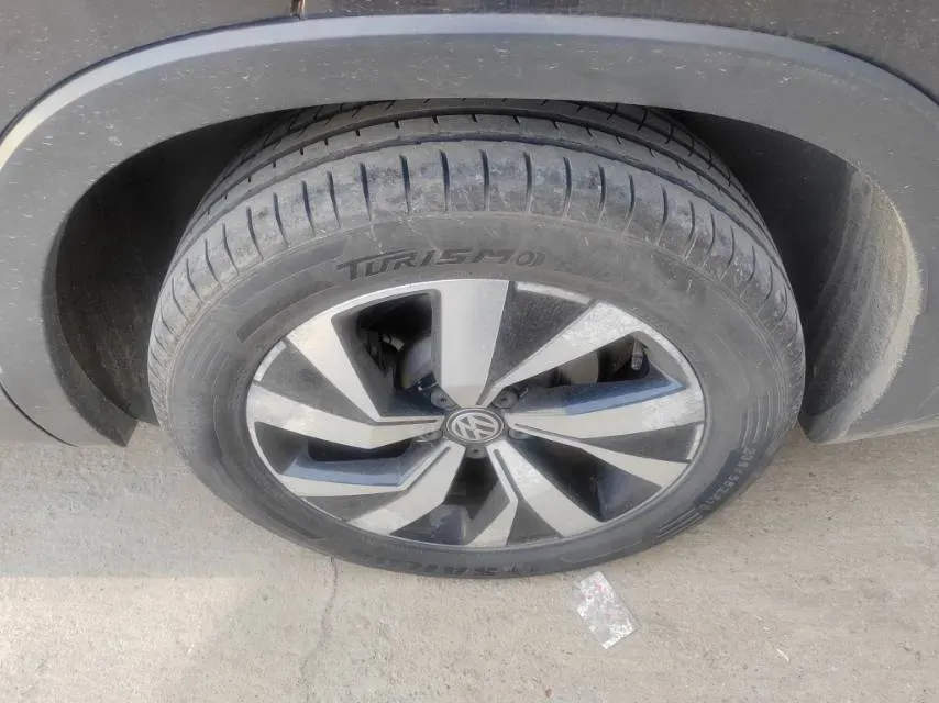 2019 Jeep Cherokee 2.0T 234HP L4 9AT,autocango,china used car exporter,china ev exporter,chinese used car exporter,chinese used ev exporter