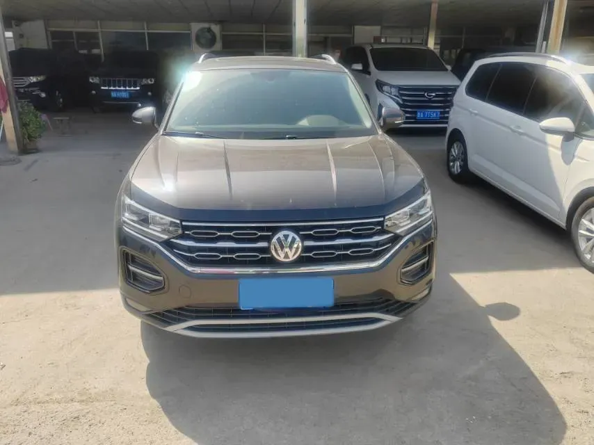 2019 Jeep Cherokee 2.0T 234HP L4 9AT,autocango,china used car exporter,china ev exporter,chinese used car exporter,chinese used ev exporter