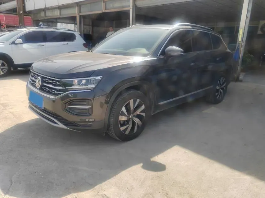 2019 Jeep Cherokee 2.0T 234HP L4 9AT,autocango,china used car exporter,china ev exporter,chinese used car exporter,chinese used ev exporter