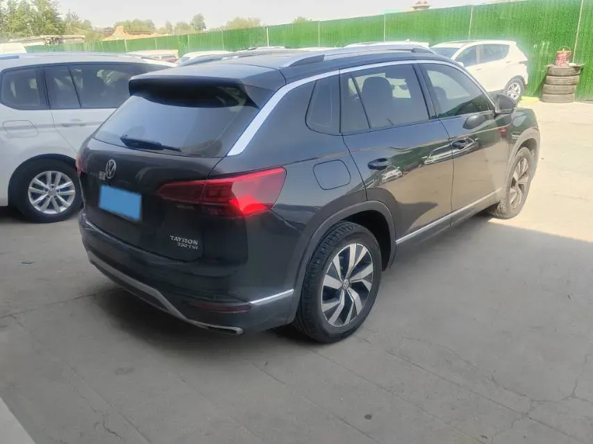 2019 Jeep Cherokee 2.0T 234HP L4 9AT,autocango,china used car exporter,china ev exporter,chinese used car exporter,chinese used ev exporter