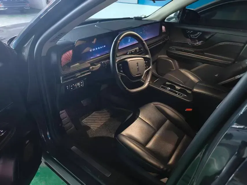 2024 Lincoln Corsair 2.0T 261HP L4 8AT,autocango,china used car exporter,china ev exporter,chinese used car exporter,chinese used ev exporter